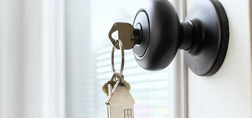 Bifold Door Knob Replacement in Corte Madera, California